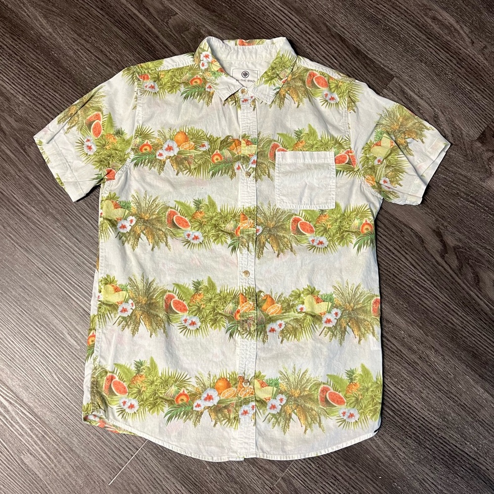 On the Byas- Tropical Short Sleeve Button Up (Med)